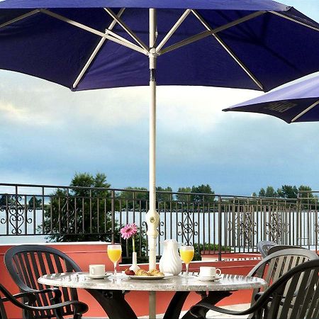 Four Points By Sheraton Toronto Lakeshore Restoran gambar