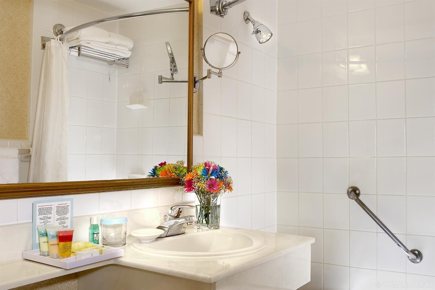 Four Points By Sheraton Toronto Lakeshore Bilik gambar