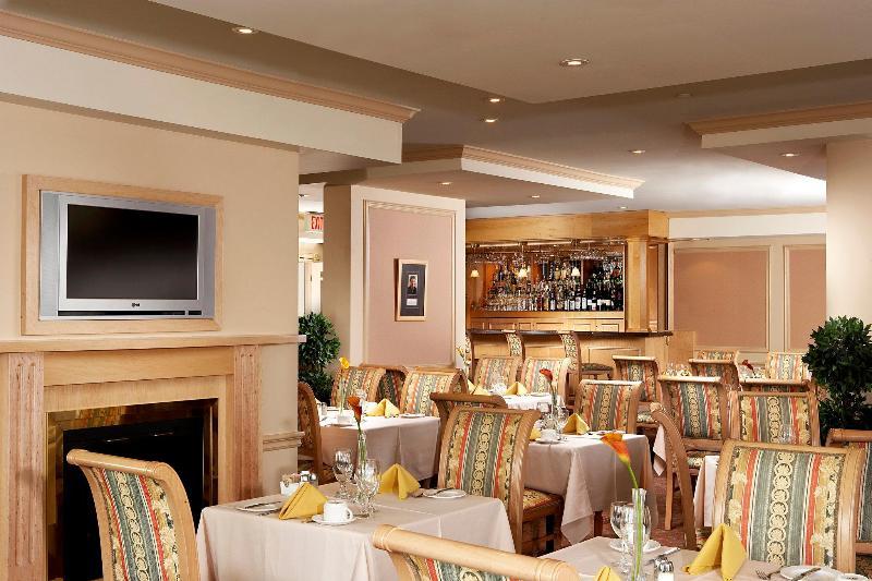 Four Points By Sheraton Toronto Lakeshore Restoran gambar